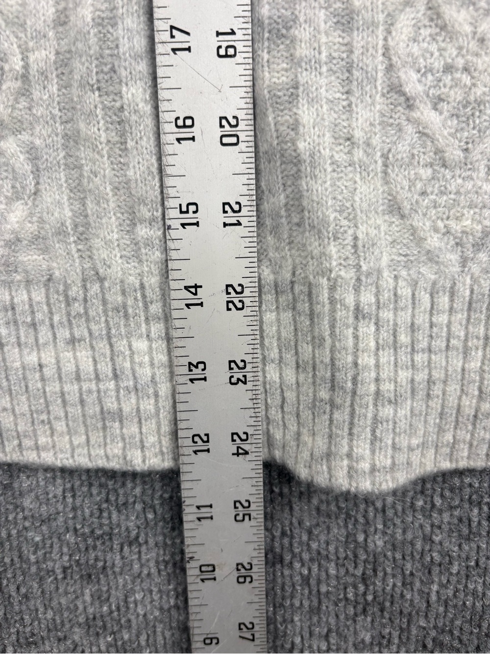Legendary Outfitters Women's Cozy Cable Knit Sweater, Light Heather Gray, M New - Picture 6 of 8